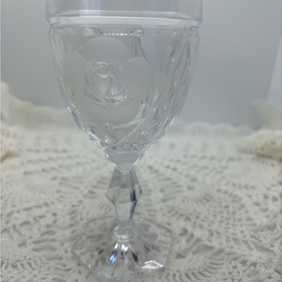 Vintage Etched Flower Rose Lead Crystal Wine/goblet - Picture 2 of 7